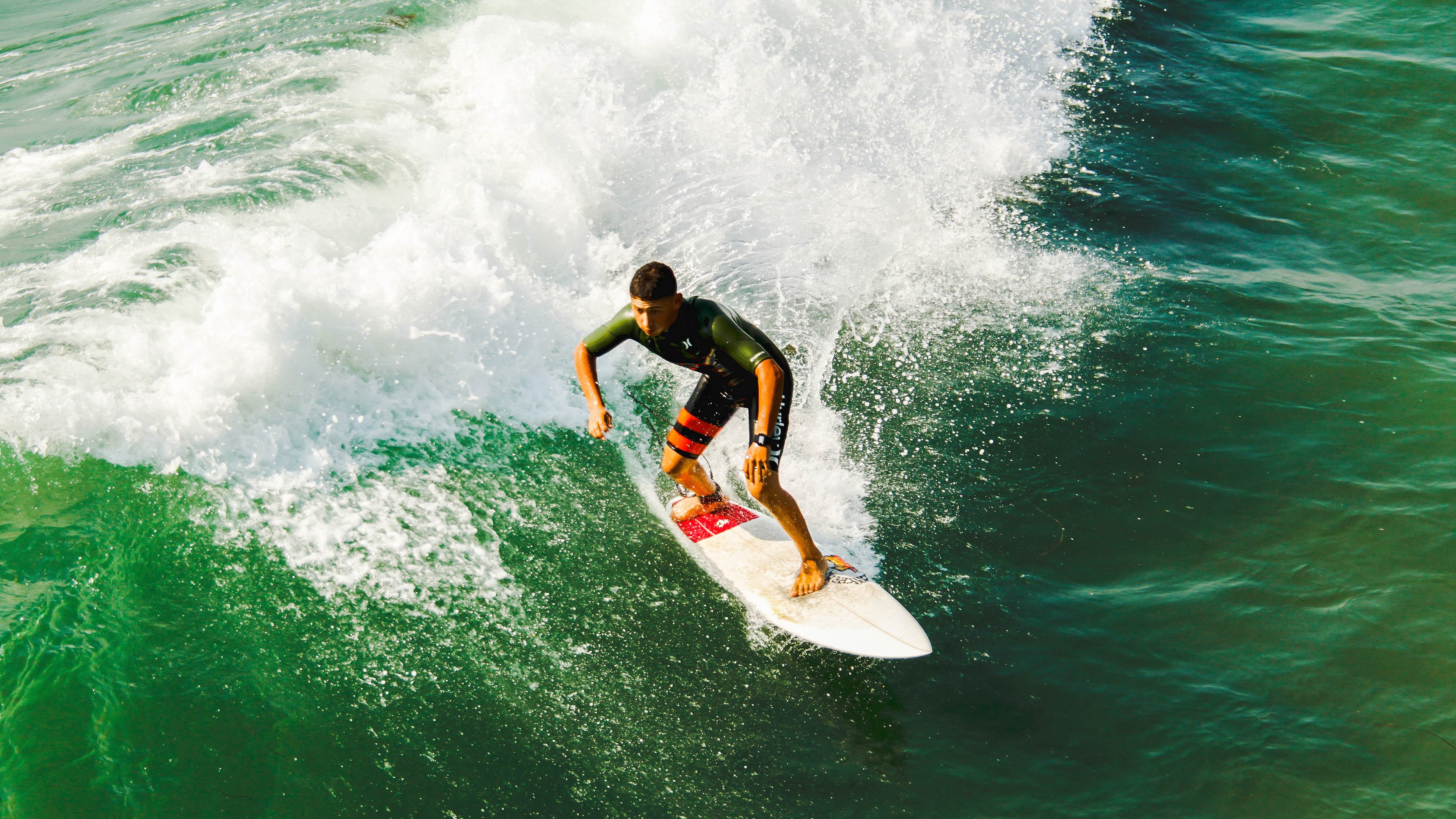 _极地雪地越野：穿越冰雪荒原的极速冲刺_，雪地极地服